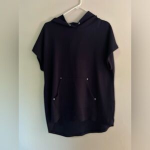 Ellie Tahari SS Sweatshirt with Hood in Navy Blue -front kangaroo pockets -sz M